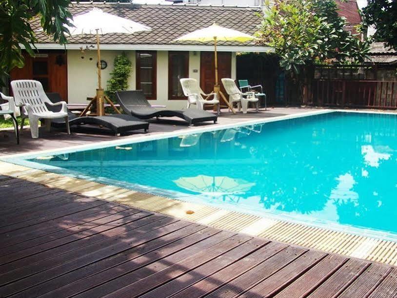 Smile House Guesthouse Chiang Mai Esterno foto